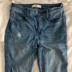 Distressed Hollister High Waisted Skinny Jeans 1S